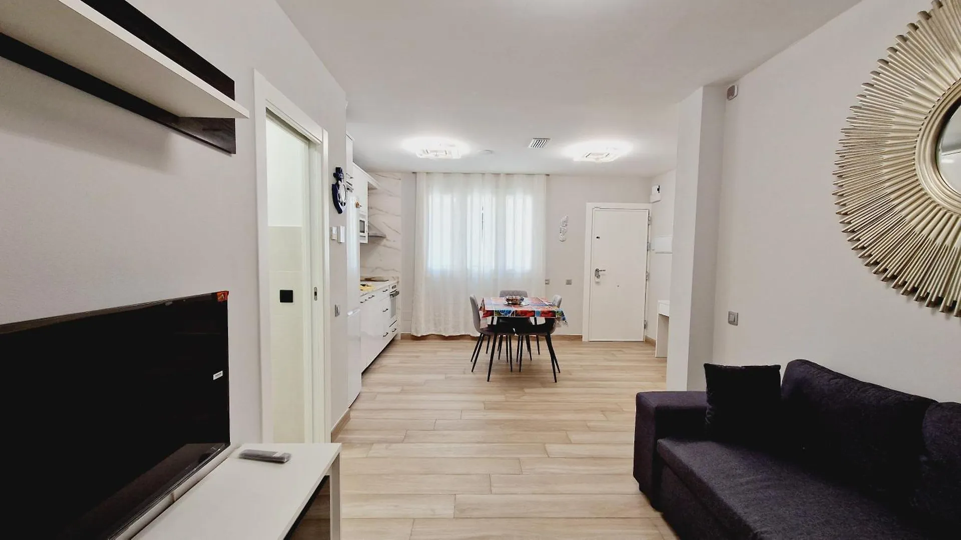 Sal Y Mar Apartment - Playa De Almeria - Centro De Almeria Spain